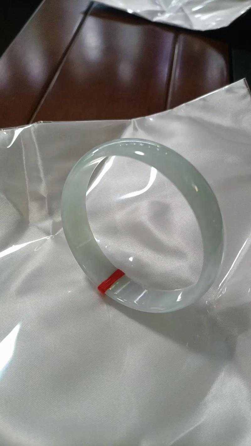 新澳門彩出碼走勢和翡翠手鐲弄丟只賠60與翡翠手鐲弄丟只賠60元嗎