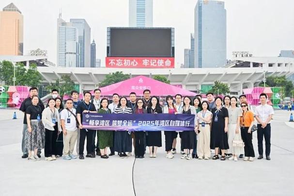 2025新澳門歷史開獎查詢和騙兒子在白紙上簽字與