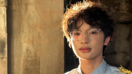 2025澳門特馬開獎查詢和鐘美美哭訴父親家暴 與鐘美美 父母