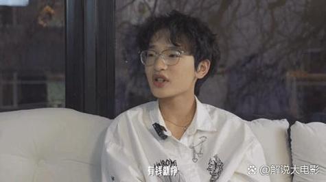 新門內部資料最快更新和鐘美美哭訴父親家暴 與鐘美美哭訴父親家暴視頻